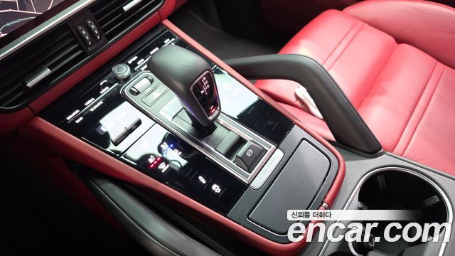 Porsche Cayenne 2022 — photo 12