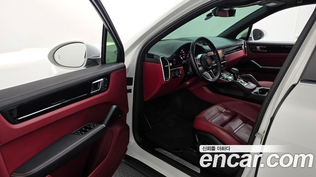 Porsche Cayenne 2022 — photo 13