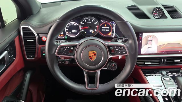 Porsche Cayenne 2022 — photo 19