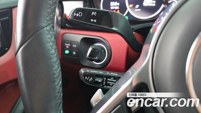Porsche Cayenne 2022 — photo 21