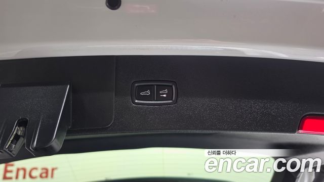 Porsche Cayenne 2022 — photo 23