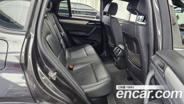 BMW X4 2017 — photo 12