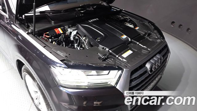 Audi Q7 2019 — photo 6