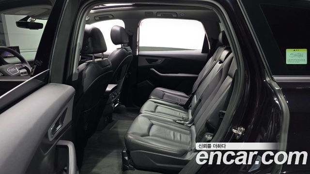 Audi Q7 2019 — photo 12
