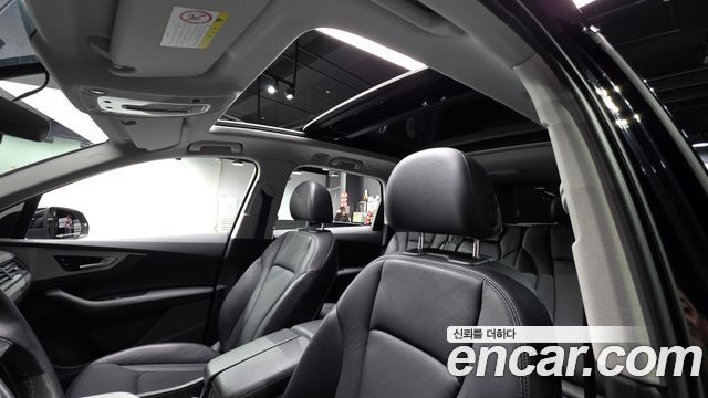 Audi Q7 2019 — photo 17