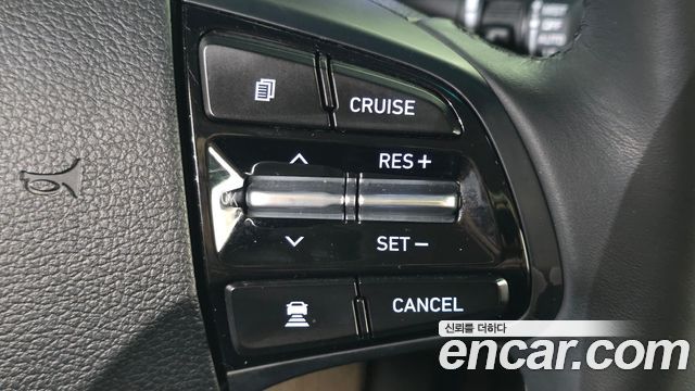 Hyundai Grandeur 2018 — photo 25