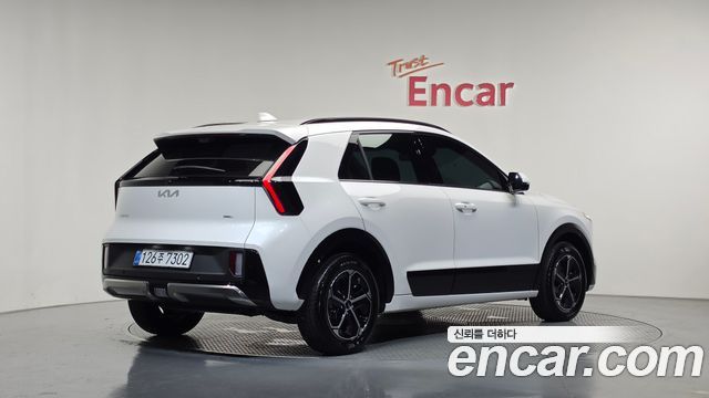 Kia Niro 2027 — photo 2