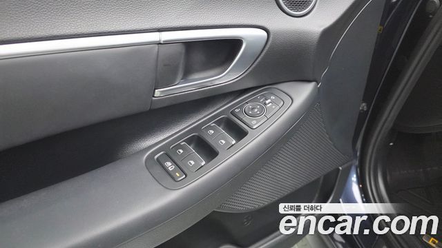 Hyundai Sonata 2020 — photo 28