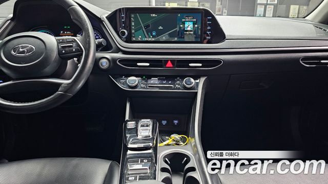 Hyundai Sonata 2022 — photo 13
