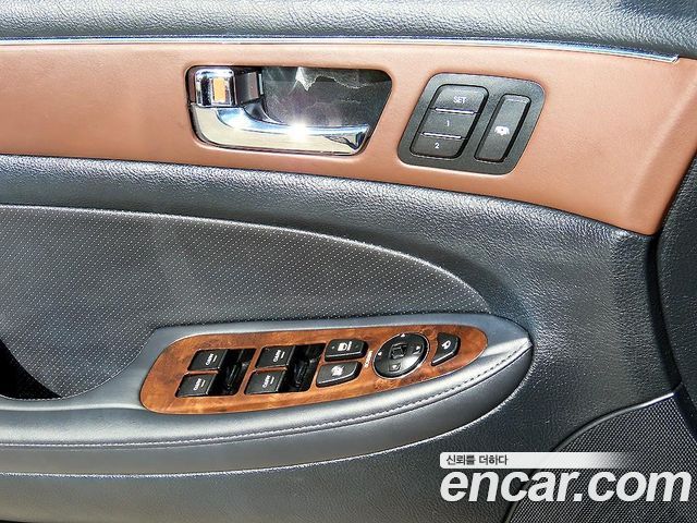Hyundai Genesis 2009 — photo 12