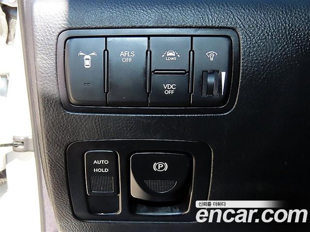 Hyundai Genesis 2009 — photo 13