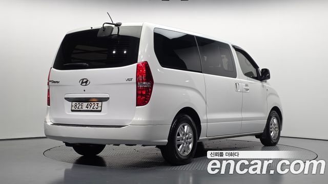 Hyundai Starex 2018 — photo 2
