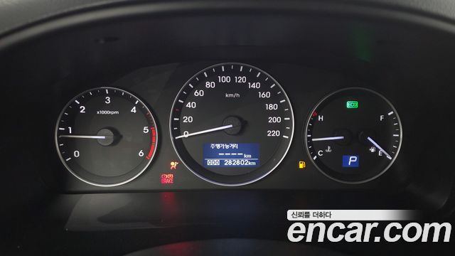 Hyundai Starex 2018 — photo 11