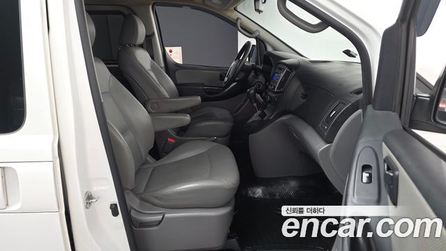 Hyundai Starex 2018 — photo 17