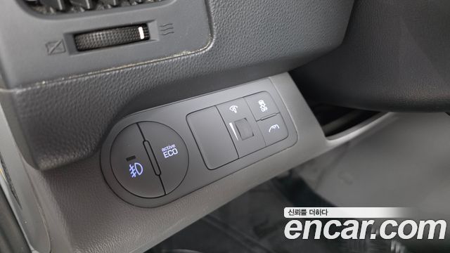 Hyundai Starex 2018 — photo 24