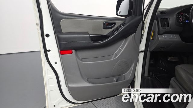 Hyundai Starex 2018 — photo 15