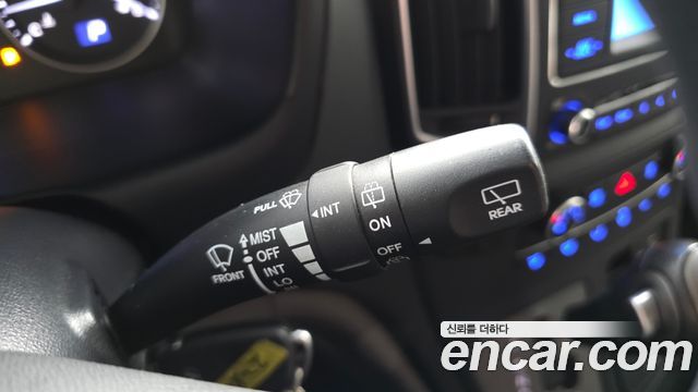 Hyundai Starex 2018 — photo 28