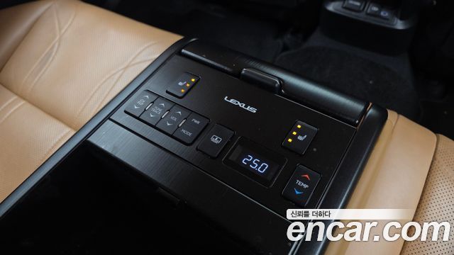 Lexus ES 2022 — photo 25