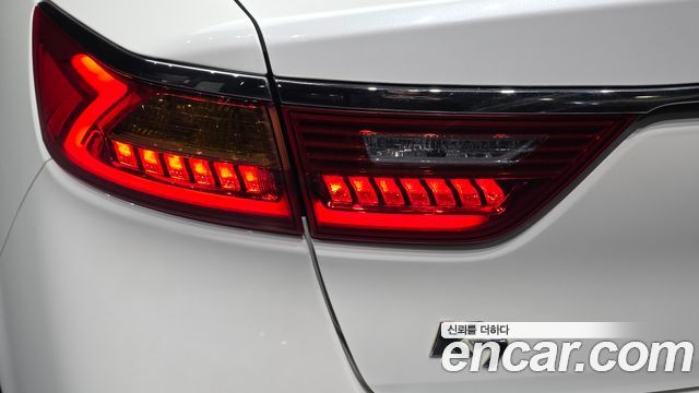 Kia K7 2017 — photo 9