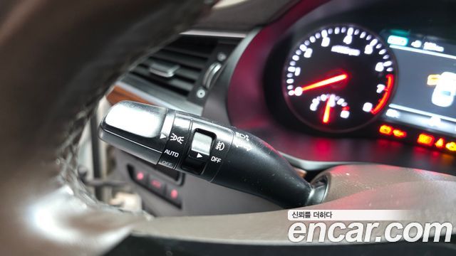 Kia K7 2017 — photo 27