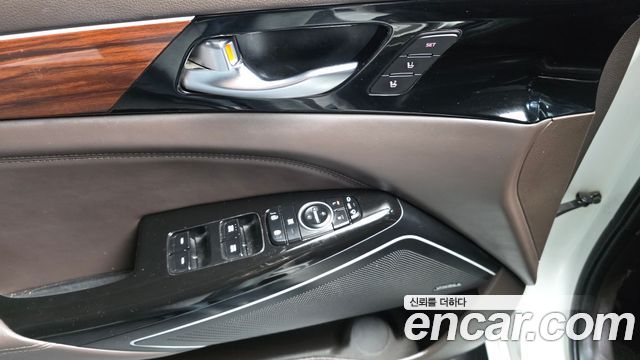 Kia K7 2017 — photo 30