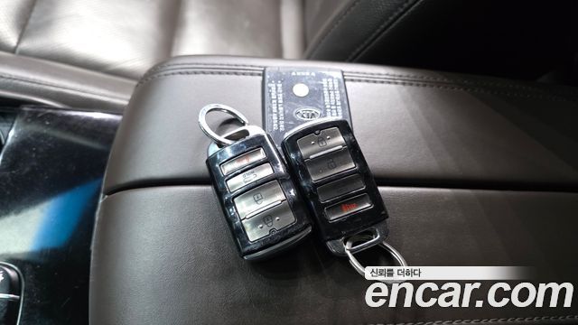 Kia K7 2017 — photo 35