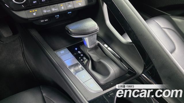 Hyundai AVANTE 2023 — photo 12