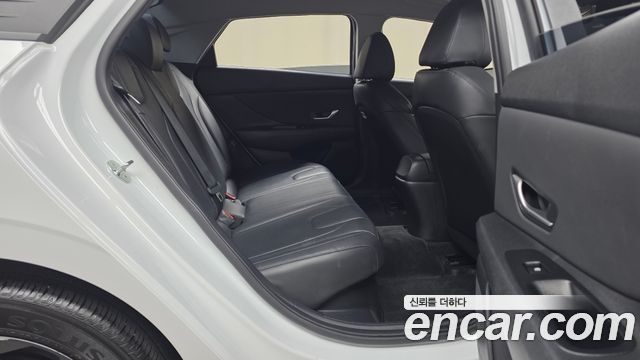 Hyundai AVANTE 2023 — photo 17