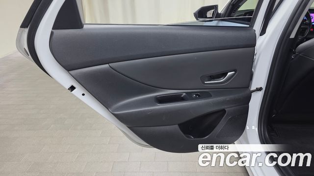 Hyundai AVANTE 2023 — photo 15