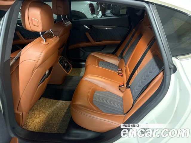 Maserati Quattroporte 2019 — photo 8