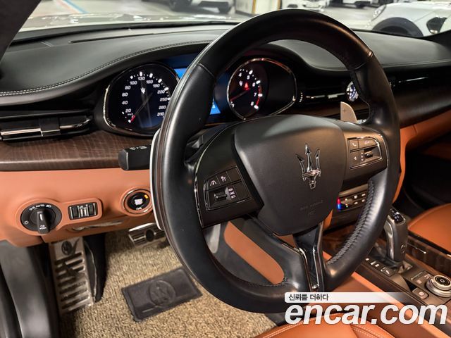 Maserati Quattroporte 2019 — photo 10