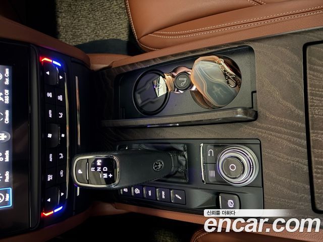 Maserati Quattroporte 2019 — photo 13