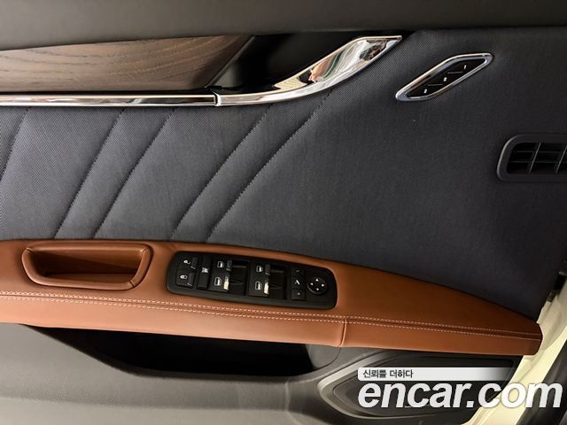 Maserati Quattroporte 2019 — photo 14