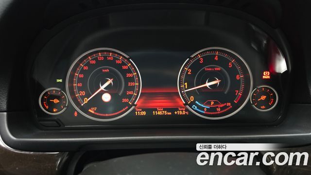 BMW 5-Series 2014 — photo 8