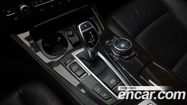 BMW 5-Series 2014 — photo 9