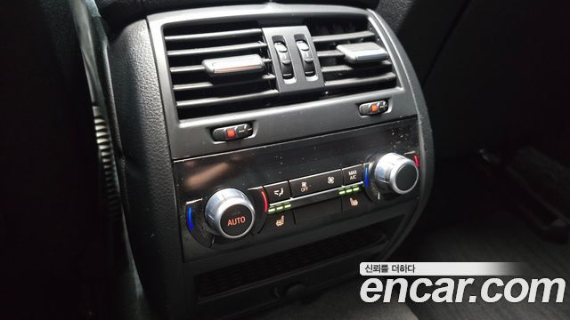 BMW 5-Series 2014 — photo 17