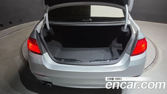 BMW 5-Series 2014 — photo 20