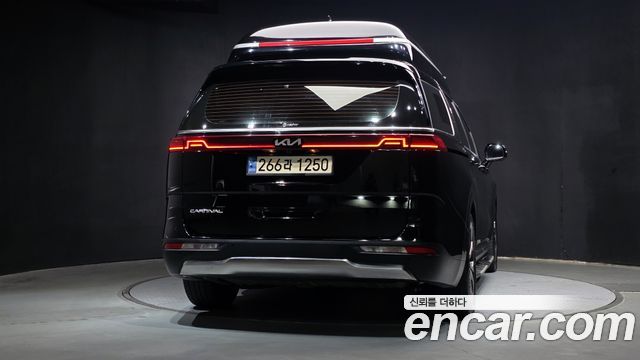 Kia Canival 2022 — photo 4