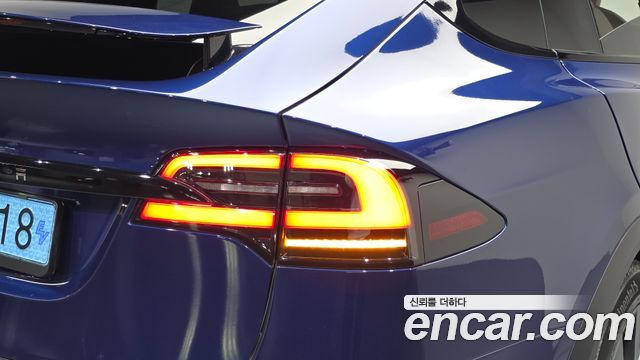 Tesla Model X 2024 — photo 9