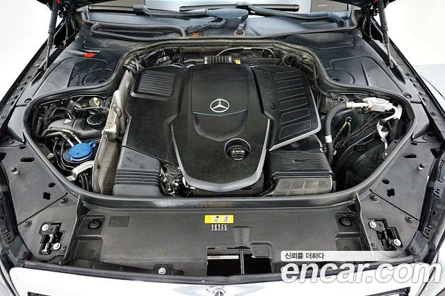 Mercedes-Benz S-Class 2019 — photo 8