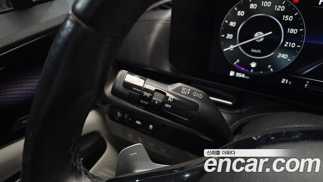 Kia Canival 2021 — photo 23