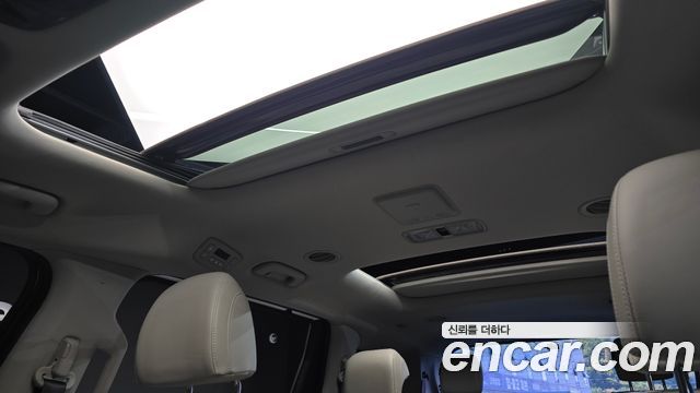 Kia Canival 2021 — photo 25