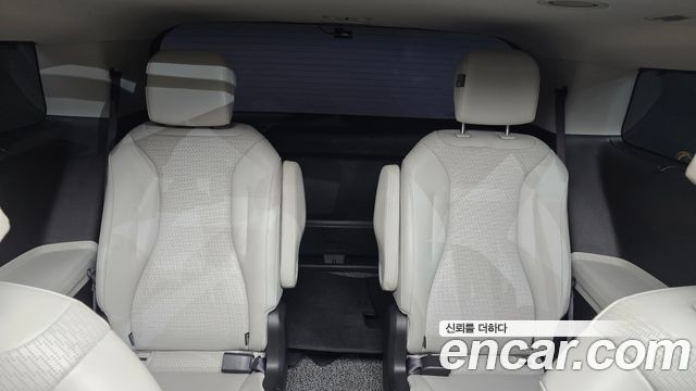 Kia Canival 2021 — photo 28