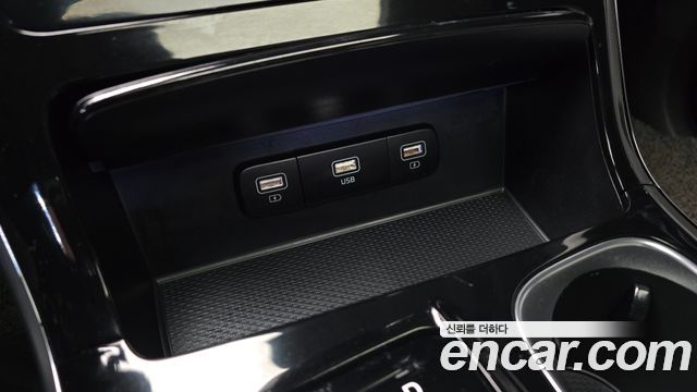 Kia Canival 2021 — photo 34