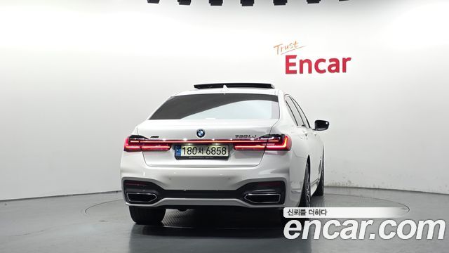 BMW 7-Series 2022 — photo 4