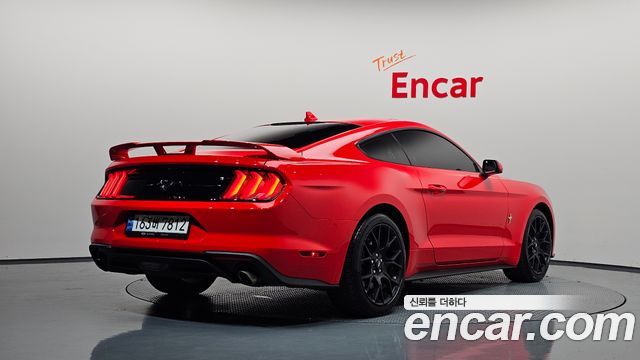 Ford Mustang 2022 — photo 2