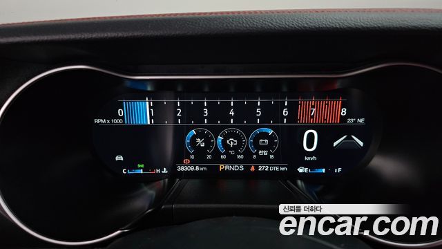 Ford Mustang 2022 — photo 11