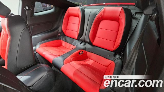 Ford Mustang 2022 — photo 17