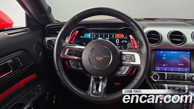 Ford Mustang 2022 — photo 19