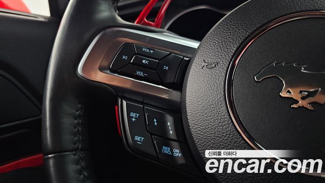 Ford Mustang 2022 — photo 22